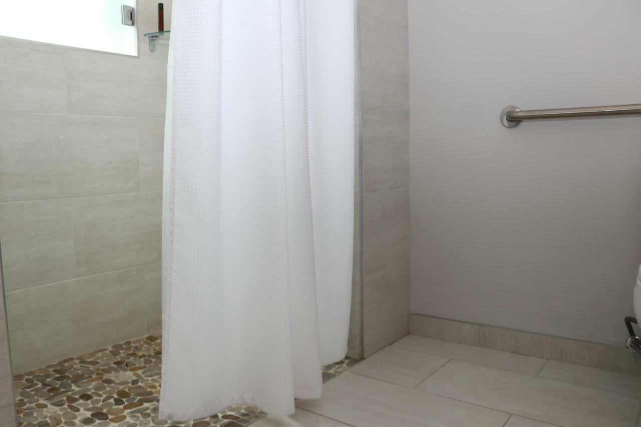 A Stylish Stay W/ A Queen Bed, Heated Floors.. #21 Brookline Exterior photo